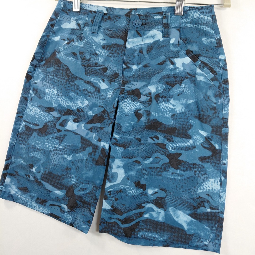 Under Armour Mens 30 Blue Camo Fish Scale Print Loose Fit Cargo Hybrid Shorts